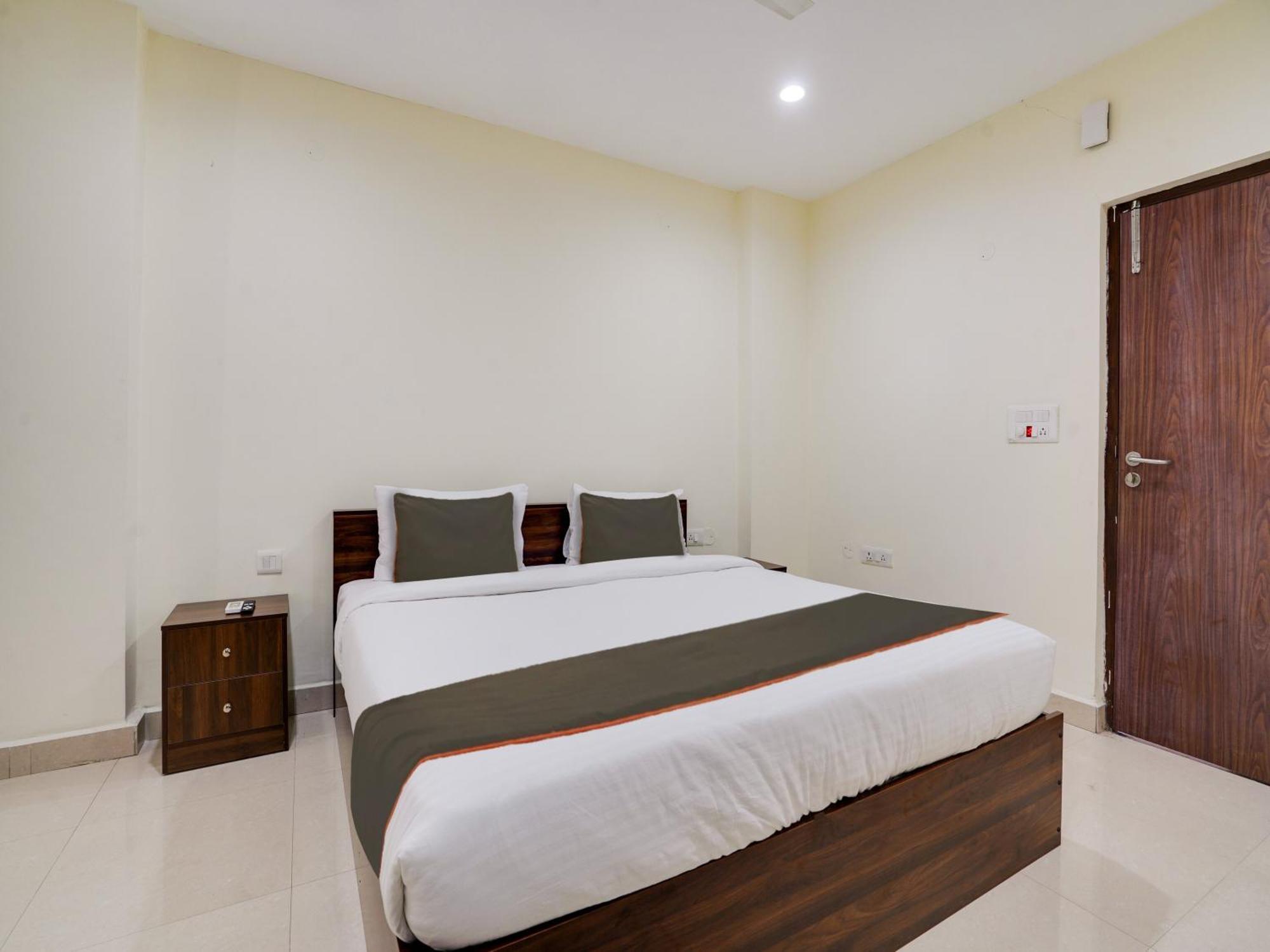 Hotel Collection O Relax Roof 3*