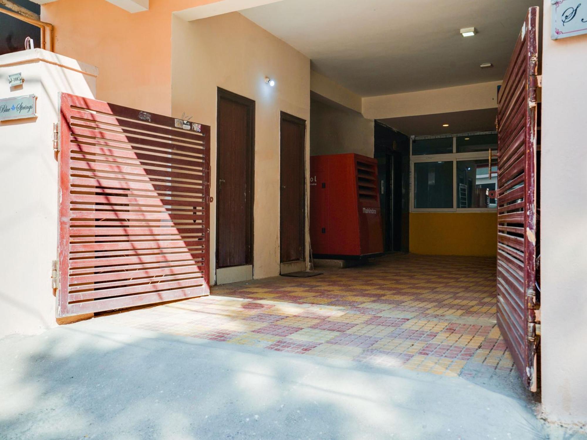 Collection O Relax Roof Hotel Hyderabad